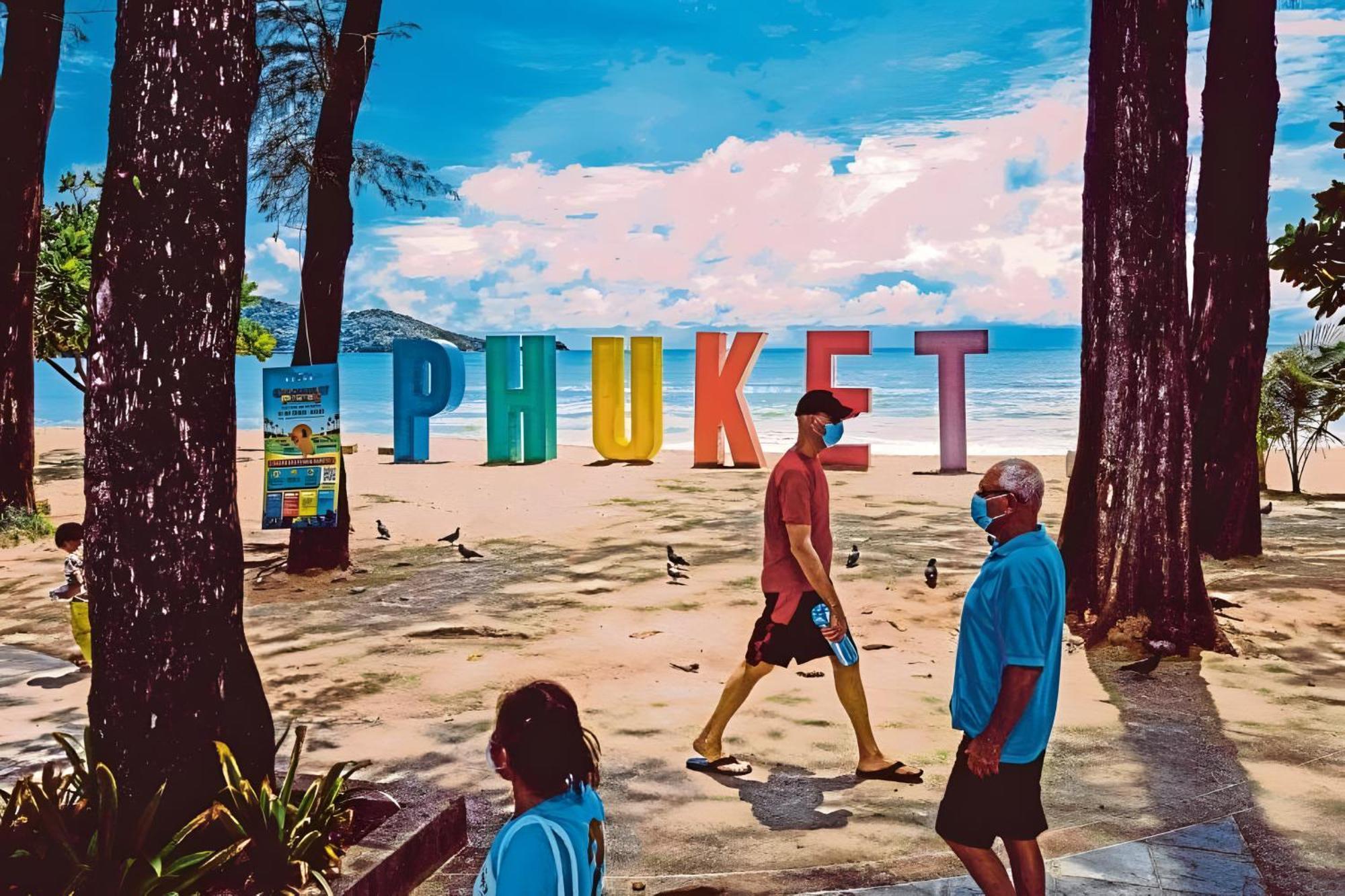 Go Inn Patong Beach Esterno foto